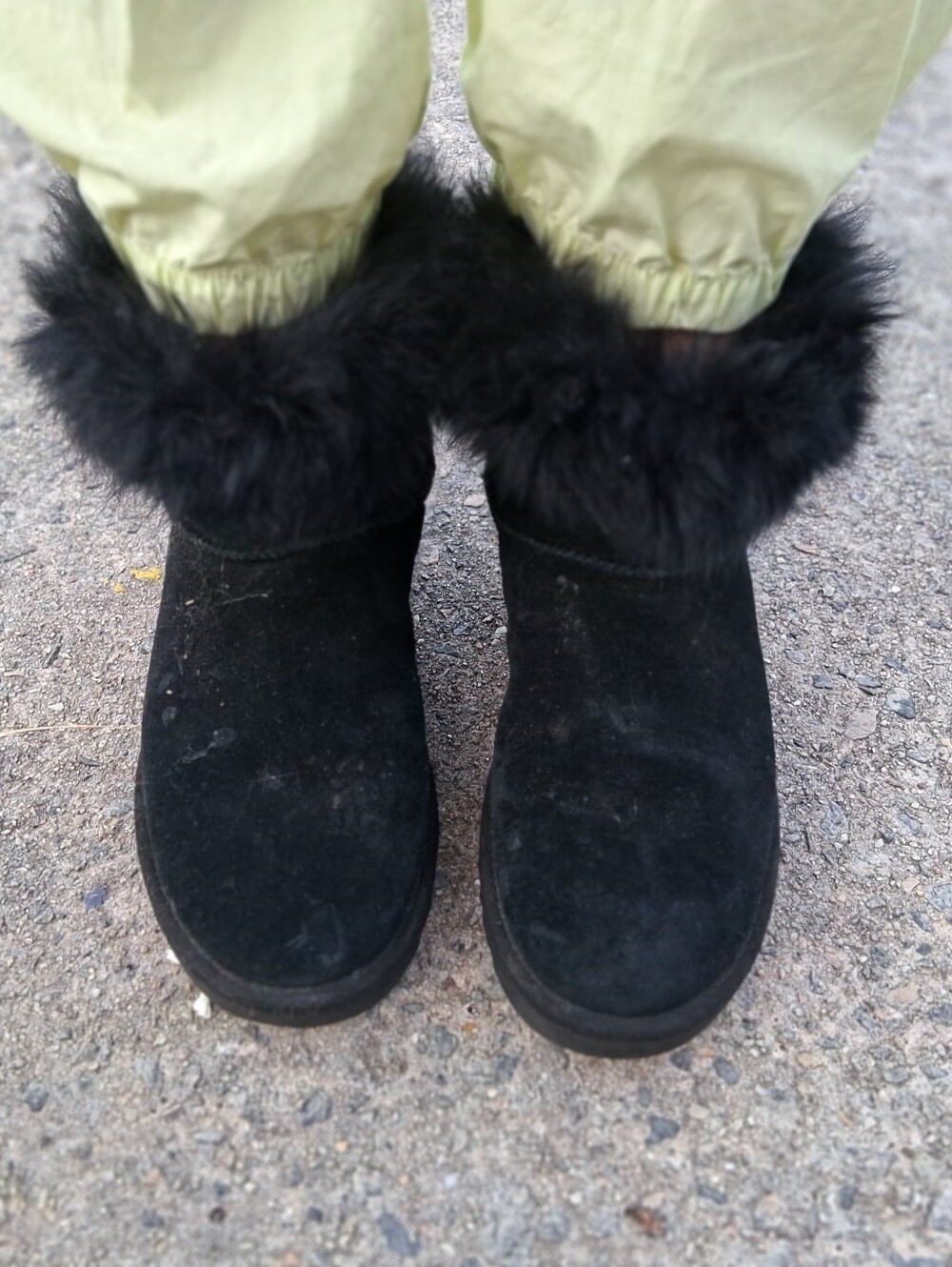 Black Short Uggs